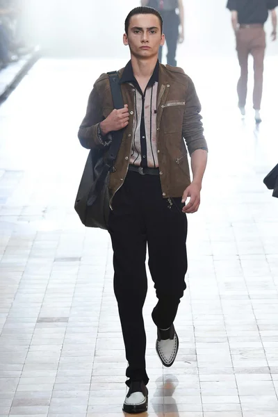 Look 29
